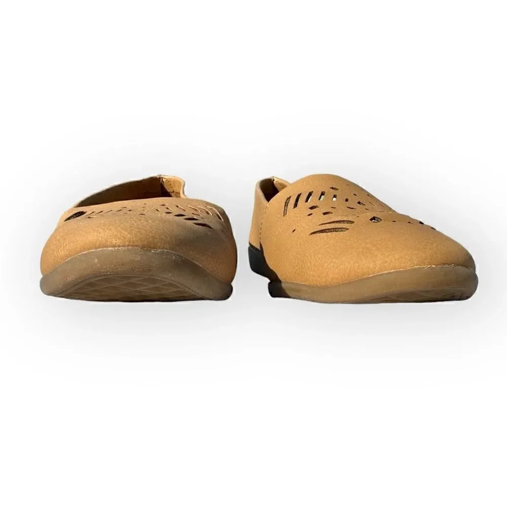A2 slip on comfort shoes women’s size 7.5